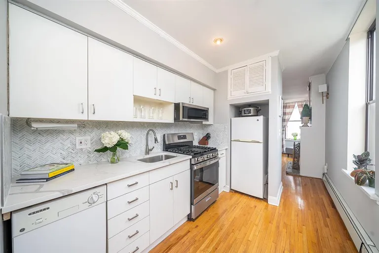 New York City Real Estate | View 132 MADISON ST, 2R | Listing | View 6