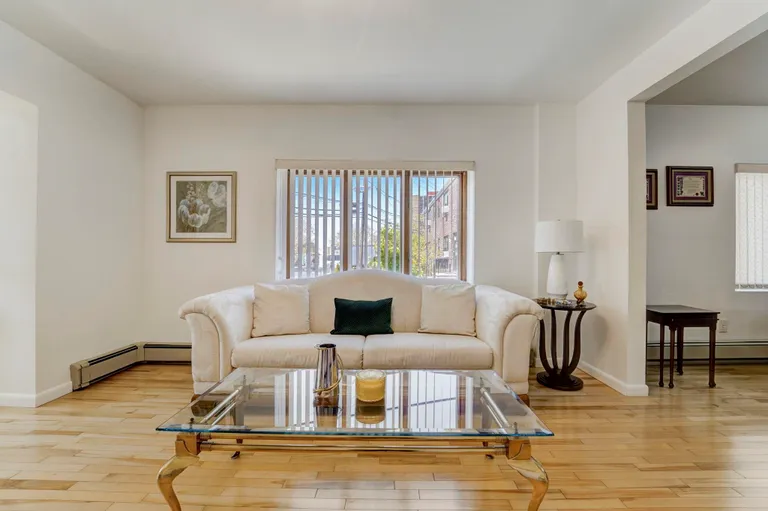 New York City Real Estate | View 414 WOODCLIFF AVE | Listing | View 8