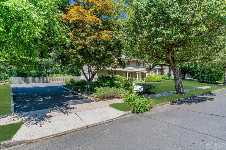 28 Bunker Hill, East Brunswick, NJ 08816 Property for sale