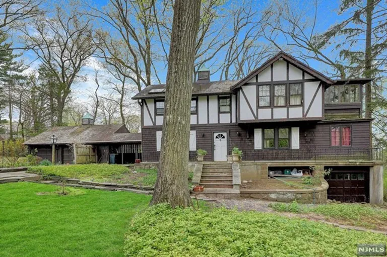 New York City Real Estate | View 27 Warren Lane | Listing | View 28