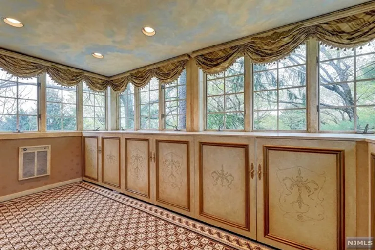 New York City Real Estate | View 27 Warren Lane | Listing | View 20