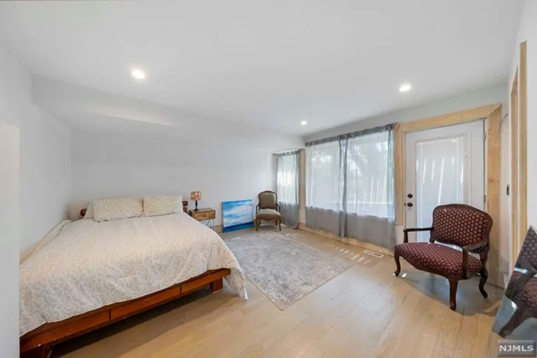 New York City Real Estate | View 290 South Boulevard | Listing | View 24