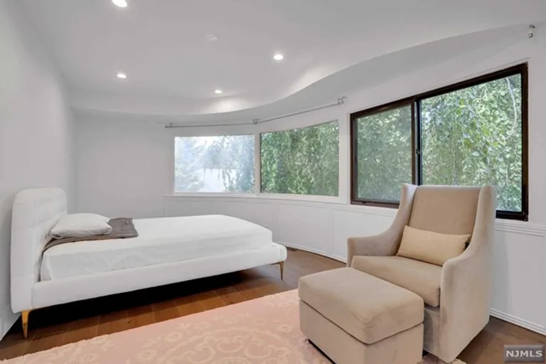 New York City Real Estate | View 24 Graham Street | Listing | View 35