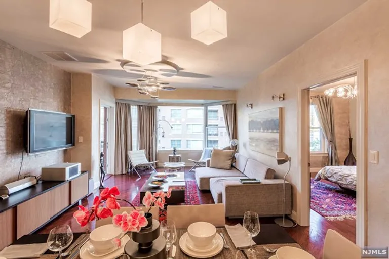 New York City Real Estate | View 22 Ave At Port Imperial, 304 | Listing | View 9