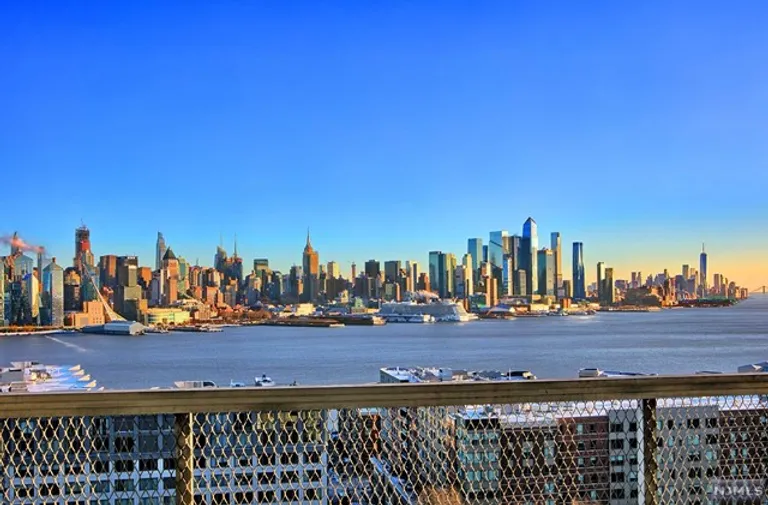 New York City Real Estate | View 6050 East John F Kennedy Boulevard, 4J | Listing | View 8