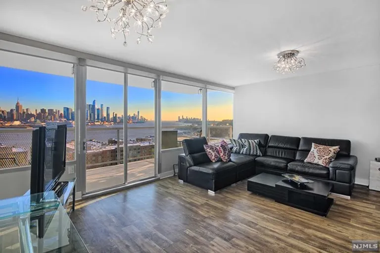 New York City Real Estate | View 6050 East John F Kennedy Boulevard, 4J | Listing | View 6