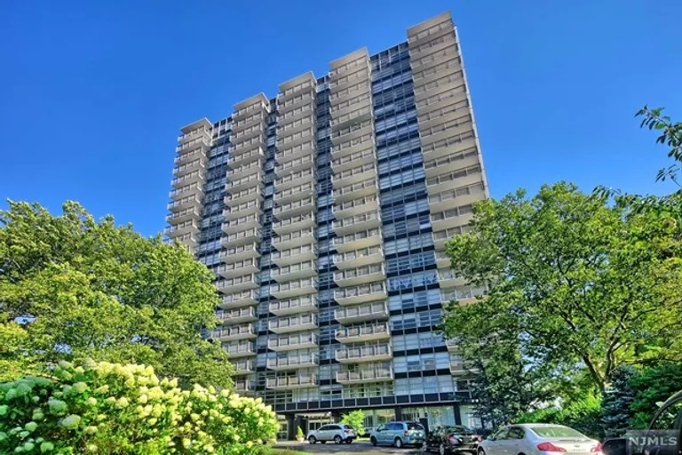 New York City Real Estate | View 6050 East John F Kennedy Boulevard, 4J | Listing | View 36