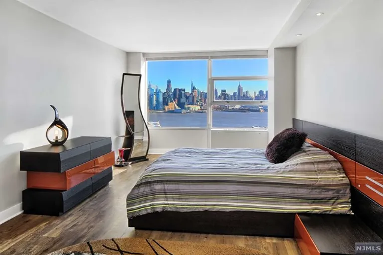 New York City Real Estate | View 6050 East John F Kennedy Boulevard, 4J | Listing | View 24