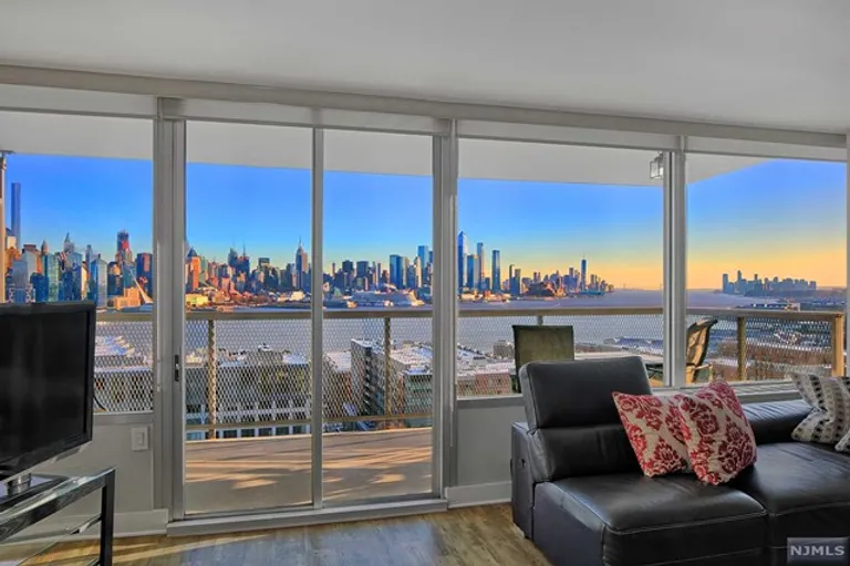 New York City Real Estate | View 6050 East John F Kennedy Boulevard, 4J | Listing | View 7