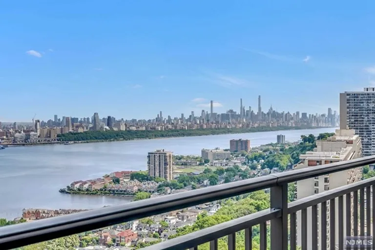 New York City Real Estate | View 1500 Palisade Avenue, 19B | Listing | View 6