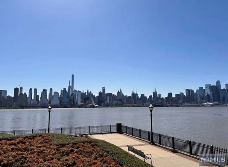 New York City Real Estate | View 20 Ave At Port Imperial, 416 | Listing | View 7