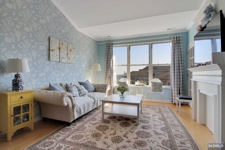 New York City Real Estate | View 26 Ave At Port Imperial, 402 | Listing | View 6