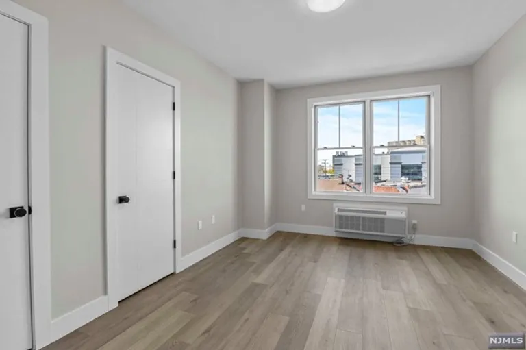 New York City Real Estate | View 2021 Jones Road, 102 | Listing | View 5