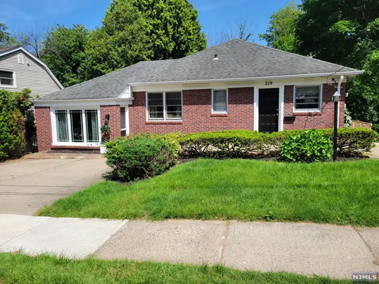 219 Overpeck Ridgefield Park NJ 07660 Property for sale
