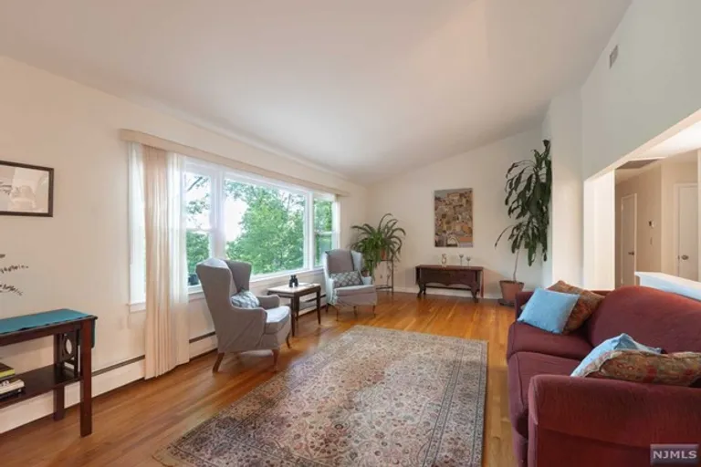 New York City Real Estate | View 26 North Star Drive | Listing | View 10