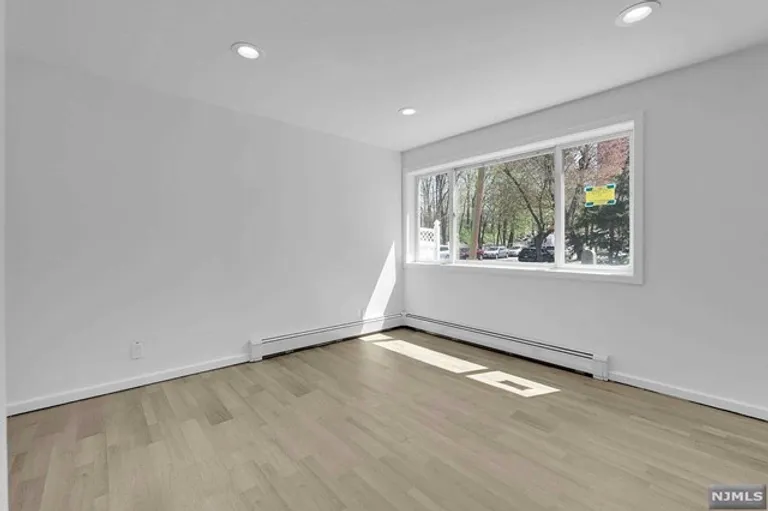 New York City Real Estate | View 2061 Ellery Avenue, 1st floor | Listing | View 4