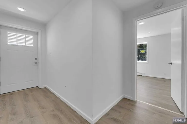 New York City Real Estate | View 2061 Ellery Avenue, 1st floor | Listing | View 3