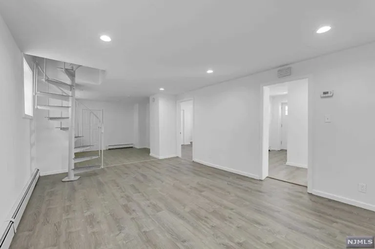 New York City Real Estate | View 2061 Ellery Avenue, 1st floor | Listing | View 9