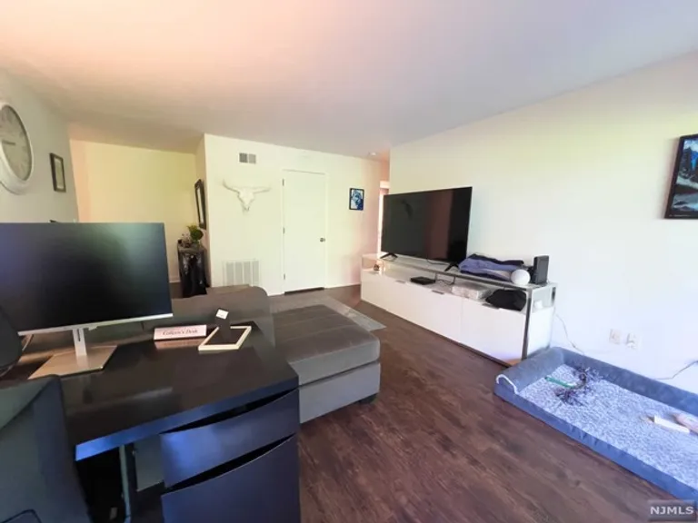 157 Indian Hollow Court Mahwah NJ 07430 Property for sale