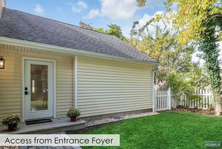 562 Forest, Paramus, NJ 07652 Property for sale