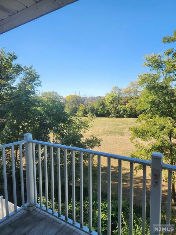 735 Riverside A10, Lyndhurst, NJ 07071 Property for rent