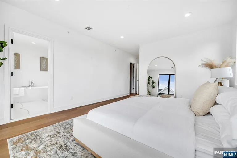 Bergen County Real Estate | View 7 Skye, 7 | Listing | View 11