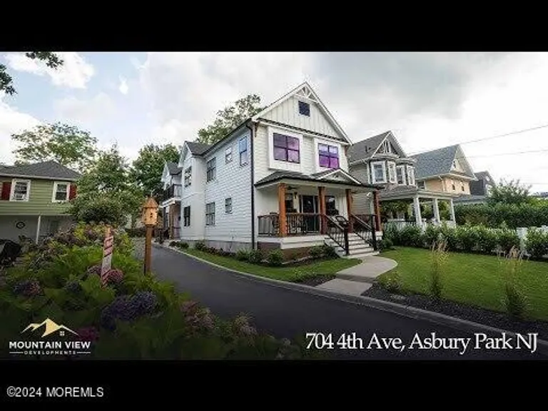 New York City Real Estate | View 704 4th Avenue, A (SUMMER) | Listing | View 2