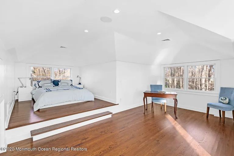 New York City Real Estate | View 1 Horatius Way | Listing | View 16