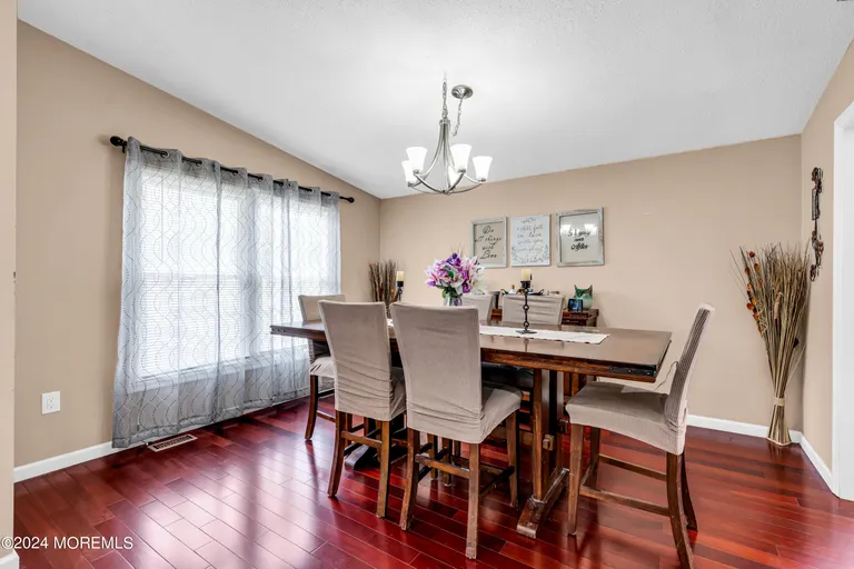 32 Brookview, Manalapan, NJ 07726 Property for sale