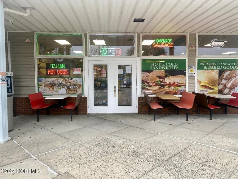 5 Plaza, Toms River, NJ 08757 Property for sale