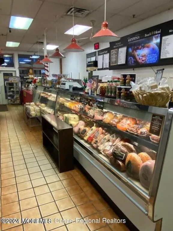 5 Plaza, Toms River, NJ 08757 Property for sale