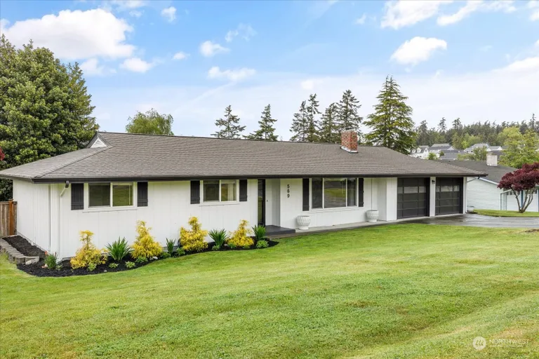 569 Thornberry, Oak Harbor, WA 98277 Property for sale