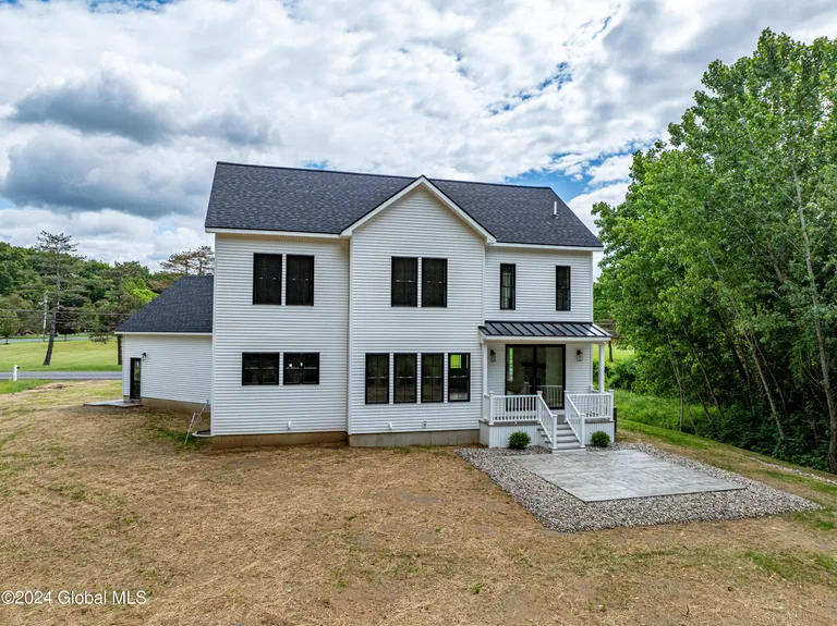 118 Old Niskayuna, Colonie, NY 12211 Property for sale