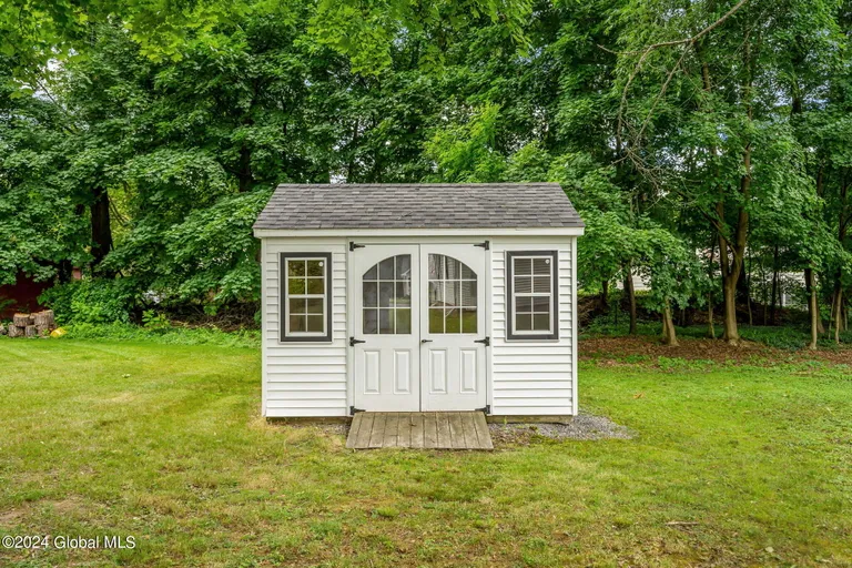 4 Holland, Schodack, NY 12033 Property for sale