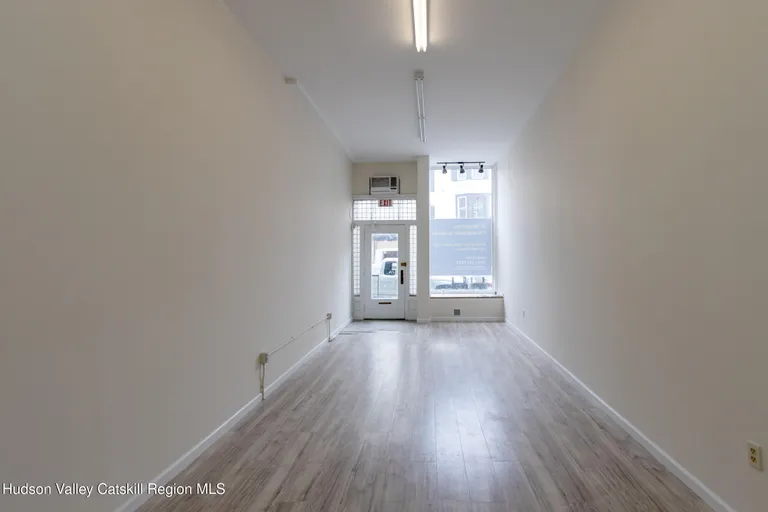 Hudson Valley Real Estate | View 84 Partition Street | Listing | View 8