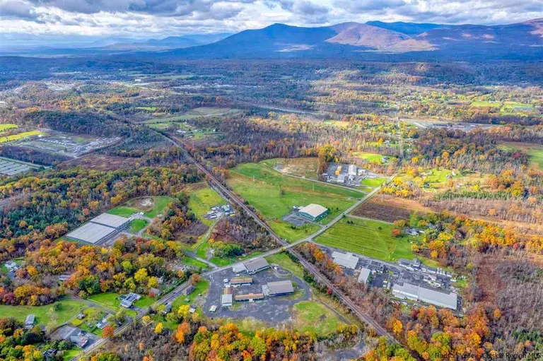 Hudson Valley Real Estate | View 168 Malden Turnpike, Bldg 4 | Listing | View 23