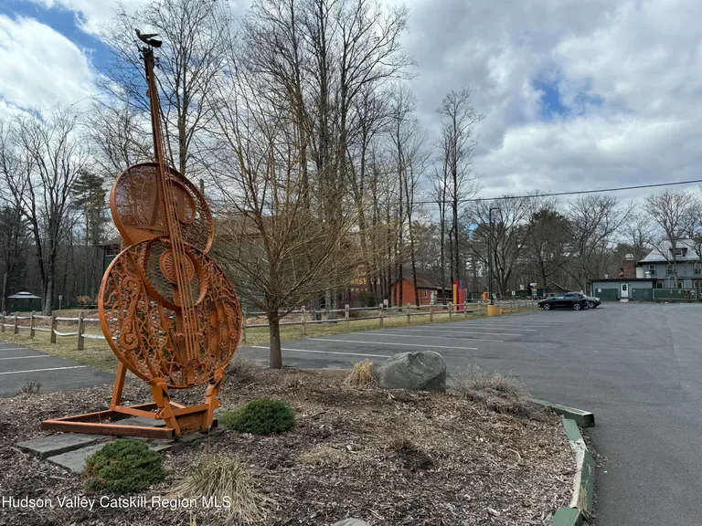 Hudson Valley Real Estate | View 297 Tinker Street, Mercantile | Listing | View 8