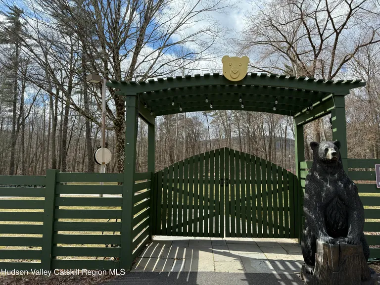 Hudson Valley Real Estate | View 293 Tinker Street, Utopia M | Listing | View 11