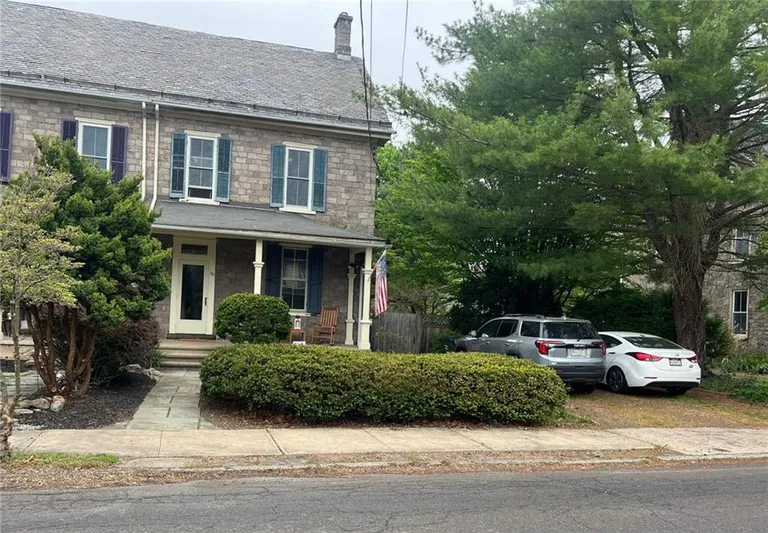 135 Delaware Road, Riegelsville Boro, PA 18077 Property for sale