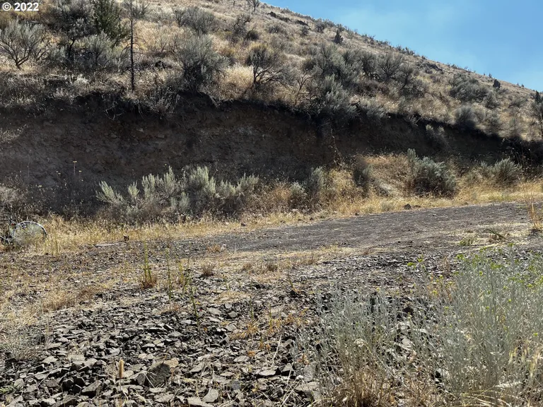 410 BAKEOVEN, Maupin, OR 97037 Property for sale