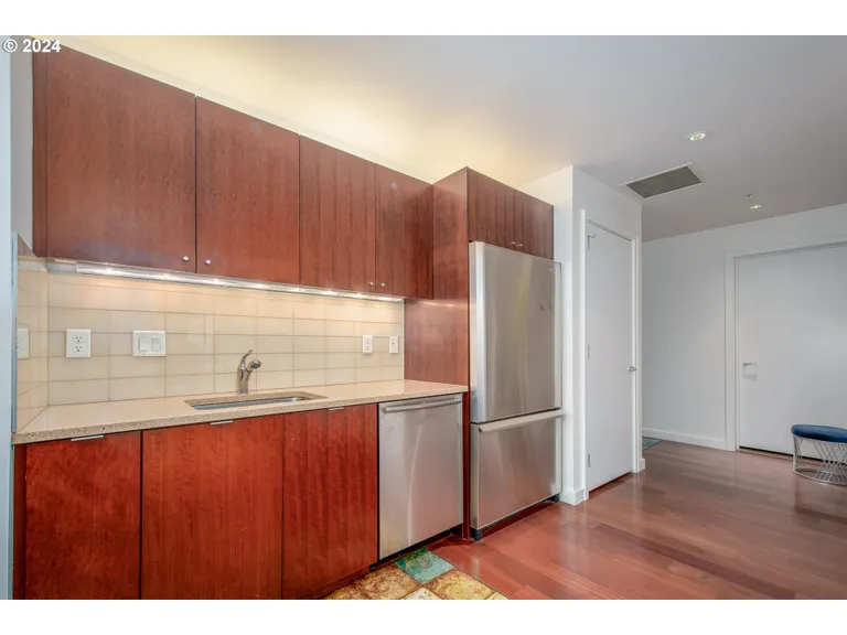 New York City Real Estate | View 836 S CURRY, 200 | Listing | View 8