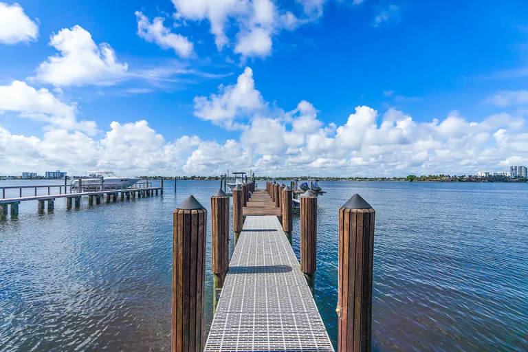 New York City Real Estate | View 854 S County Road | Listing | View 8