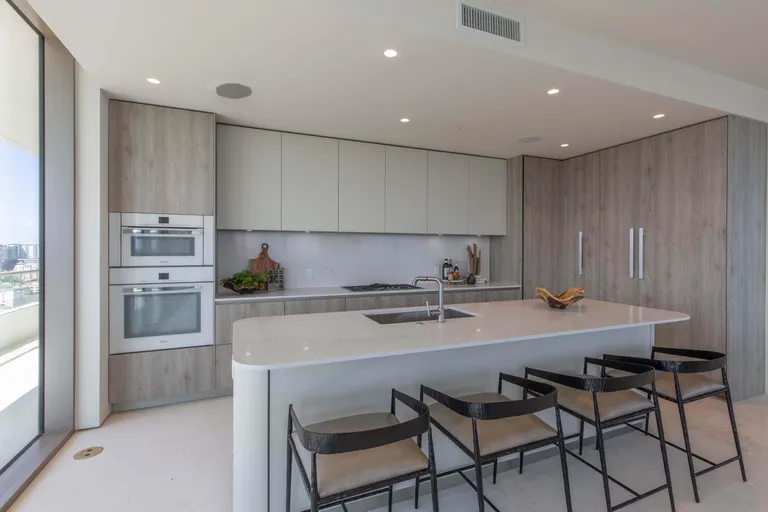 200 Arkona Court 2201, West Palm Beach, FL 33401 Property for sale