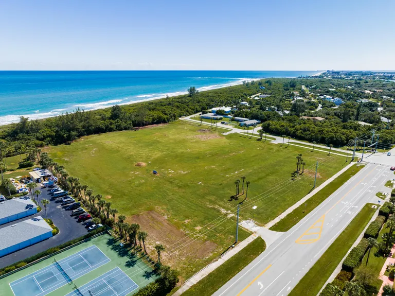 New York City Real Estate | View 2600 N Highway A1a | View 1