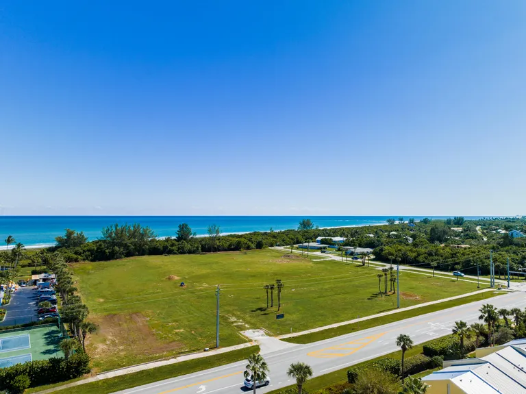 New York City Real Estate | View 2600 N Highway A1a | Listing | View 18