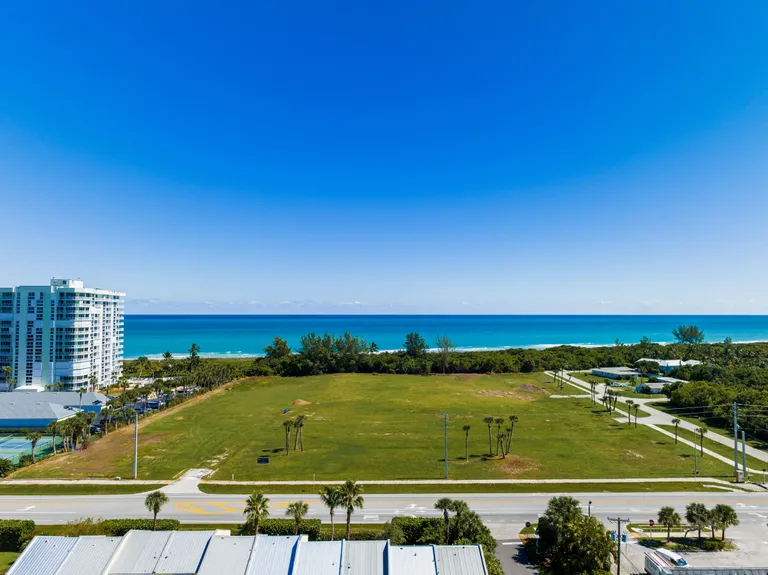 New York City Real Estate | View 2600 N Highway A1a | Listing | View 17