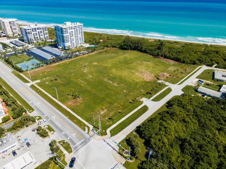 New York City Real Estate | View 2600 N Highway A1a | Listing | View 3