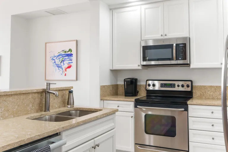 New York City Real Estate | View 801 S Olive Avenue, 1002 | 2 Beds, 2 Baths | View 1