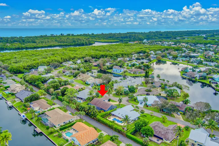 10440 SE Jupiter Narrows Drive, Hobe Sound, FL 33455 Property for sale