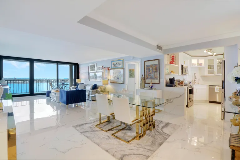 New York City Real Estate | View 130 Lakeshore Drive, 1121 | Listing | View 9